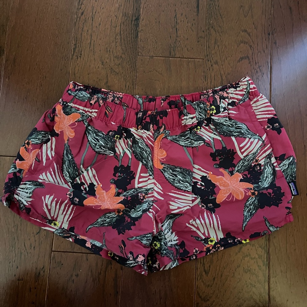 Patagonia Women’s Barely Baggies 2.5’’ shorts